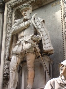 Statue de Gaspard de Coligny, temple de l'Oratoire du Louvre à Paris