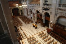 Disposition des chaises dans l'Oratoire du Louvre